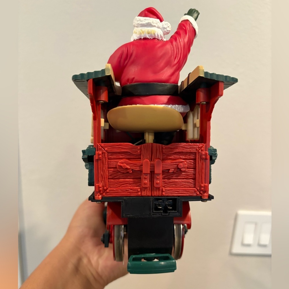 New Bright The Holiday Express Christmas Train Car #387 Santa's Fe "Engine" 1995 - Picture 5 of 16